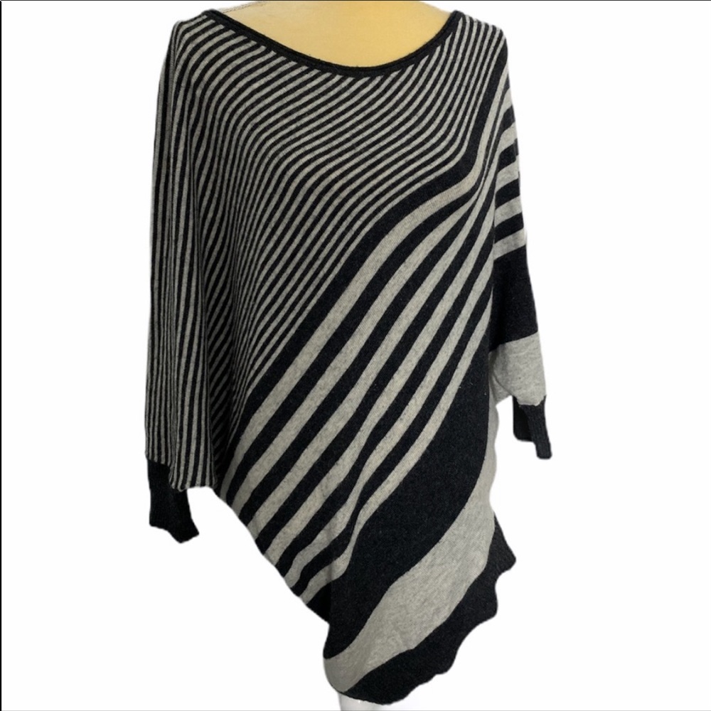 BCBG MaxAzria - Batwing Diagonal Designed Sweater
